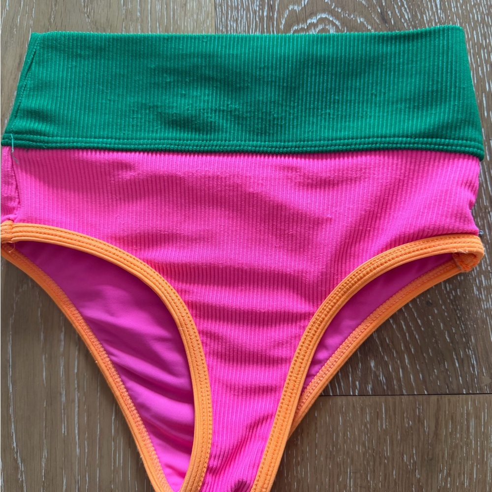 Beach Riot girls 2 piece swimsuit - Picture 4 of 7